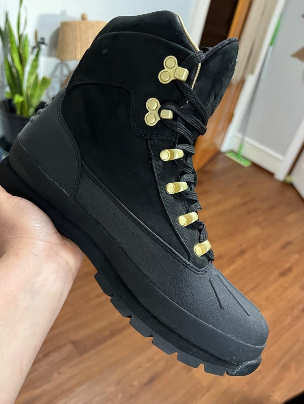 Timberland Euro Hiker Shell Toe Boots for Men – Black/Gold – Size 8.5 US. - Picture 3 of 12